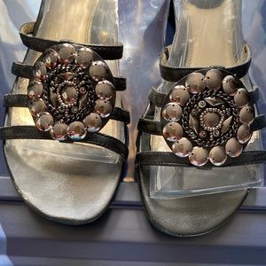 Life stride black sandals